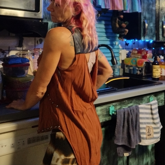 Studded sleeveless top - Picture 6 of 13